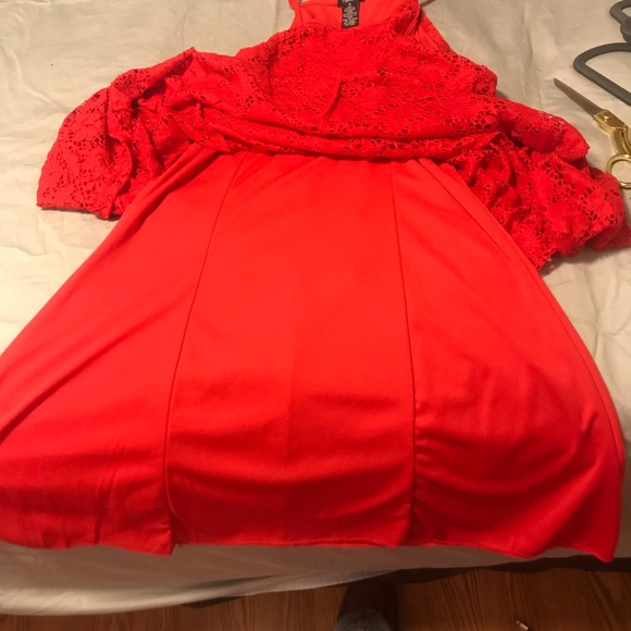 Rue21 red halter dress floral lace with lining - Picture 4 of 4